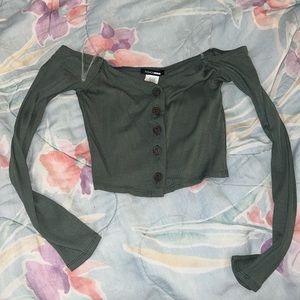 Off-Shoulder crop top